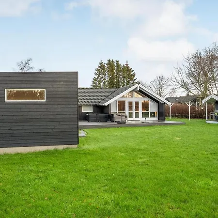 Beautiful In With Wifi Holiday home Stege